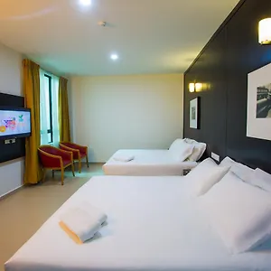 Akar Jalan Tar Hotel